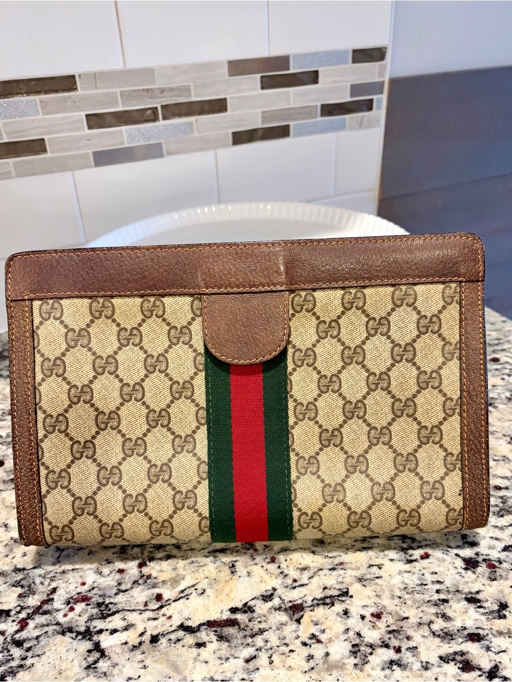 ✨ Authentic vintage Gucci at an amazing price! ✨